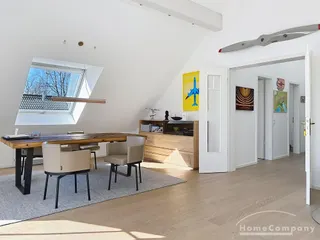 ***Teilmöblierte Wohnung mit Kamin, zwei Balkonen und Stellplatz