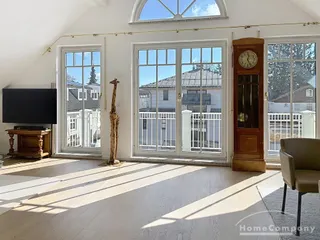 ***Teilmöblierte Wohnung mit Kamin, zwei Balkonen und Stellplatz