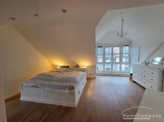 Exklusiv möblierte Penthouse-Wohnung in ruhiger Lage! Barrierefrei mit 2 Badezimmern