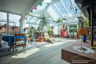 Außergewöhnlicher Designer-Bungalow mit Indoor-Pool, Heimkino & Smart-Home in ruhiger Naturlage