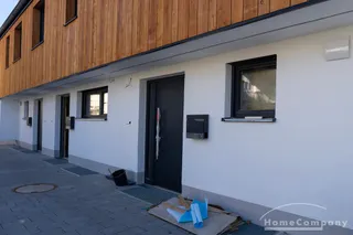 Exklusives Neubauhaus mit 4 Schlafzimmern und Garten