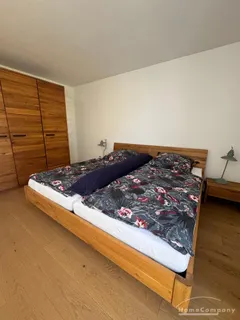 Modern möblierte 2,5-Zimmer-Wohnung mit Balkon