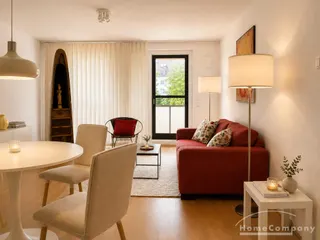 Hochwertig möblierte 2-Zimmer-Wohnung mit Balkon