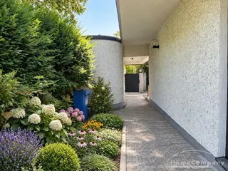 Freistehendes Architektenhaus mit großem Garten