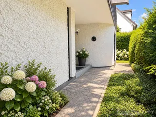 Freistehendes Architektenhaus mit großem Garten