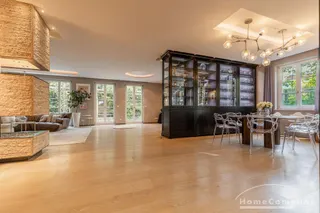 ***Exklusive, vollmöblierte Maisonette mit privatem Garten, Sauna & fünf Tiefgaragenstellplätzen