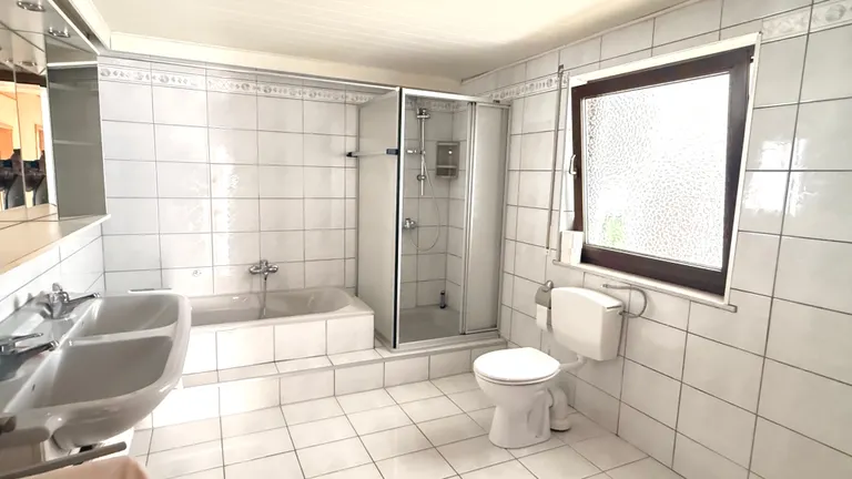 Badezimmer EG