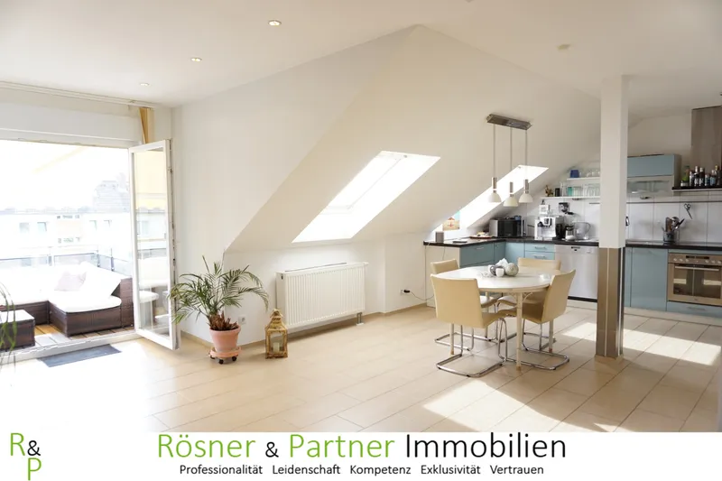 *Lichtdurchflutet und fast barrierefrei - schöne 4 Zi. DG-Wohnung über den Dächern von Niederrad*