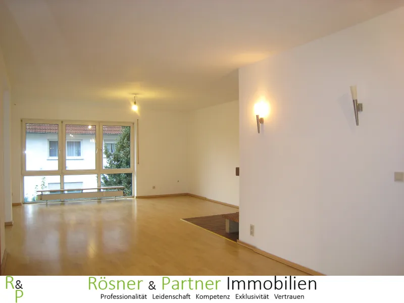 *Helle 4,5 Zi. Whg mit 2 Bädern inkl. KFZ-Stellplatz in ruhiger Lage von Hofheim-Marxheim*