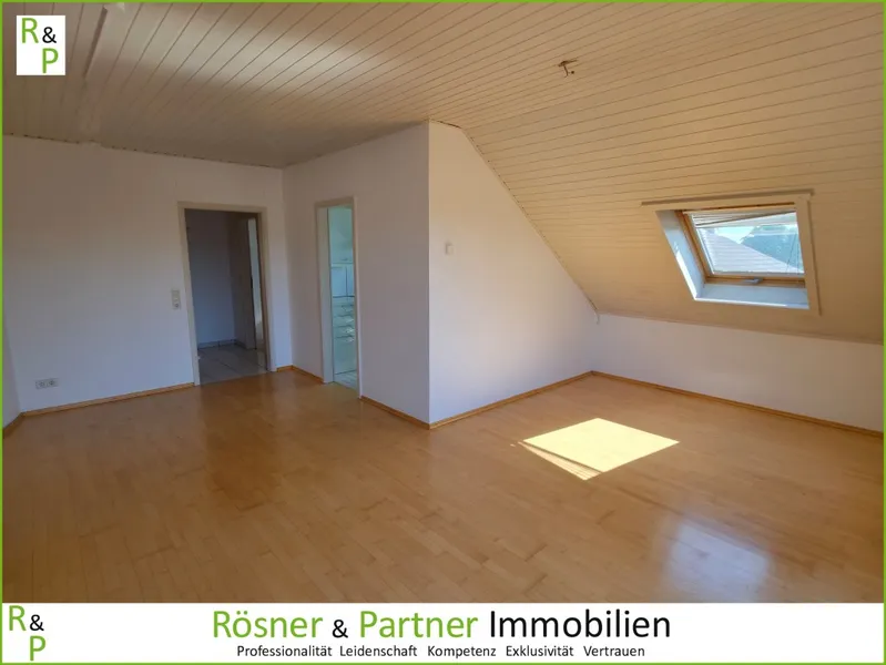 *Lichtdurchflutete 2,5 Zimmerwohnung mit Balkon in ruhiger Wohnlage von Mörfelden*