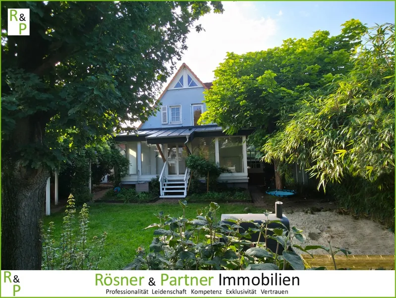 *Idyllisches freistehendes Einfamilienhaus mit Atelier in begehrter Wohnlage von Hanau*