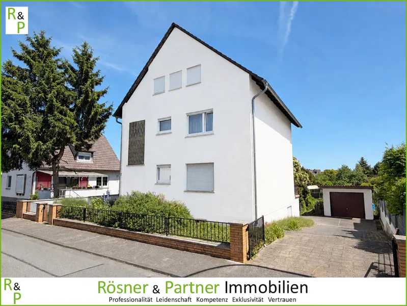 Mehrfamilienhaus in ruhiger Lage &ndash; sanierungsbed. &ndash; Neubau / Erweiterung nach &sect; 34 (BauGB) m&ouml;glich
