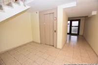 Mit dem Personenaufzug auf Ihre Etage