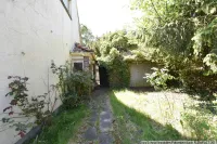 Hauseingangsbereich und Garage