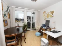 Zimmer mit Balkonzugang