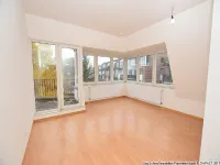 Lichtdurchflutetes Wohnzimmer