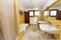 Vollbad mit separatem WC