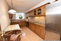 Küche mit Sitzmöglichkeit