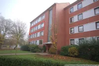 Hauseingang mit Kennzeichnung der Wohnung