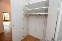 Geräumiger Einbauschrank im Flur