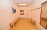 Separate Umkleidekabinen im Obergeschoss