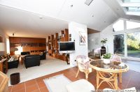 Blick in das geräumige Wohnzimmer