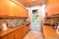 Küche mit Zugang zur Terrasse