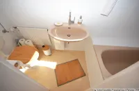 Zusätzliches Bad im Spitzboden