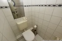 Separates Gäste-WC