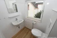 Separates Gäste-WC