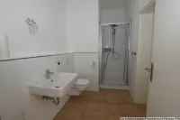 Modernes Duschbad