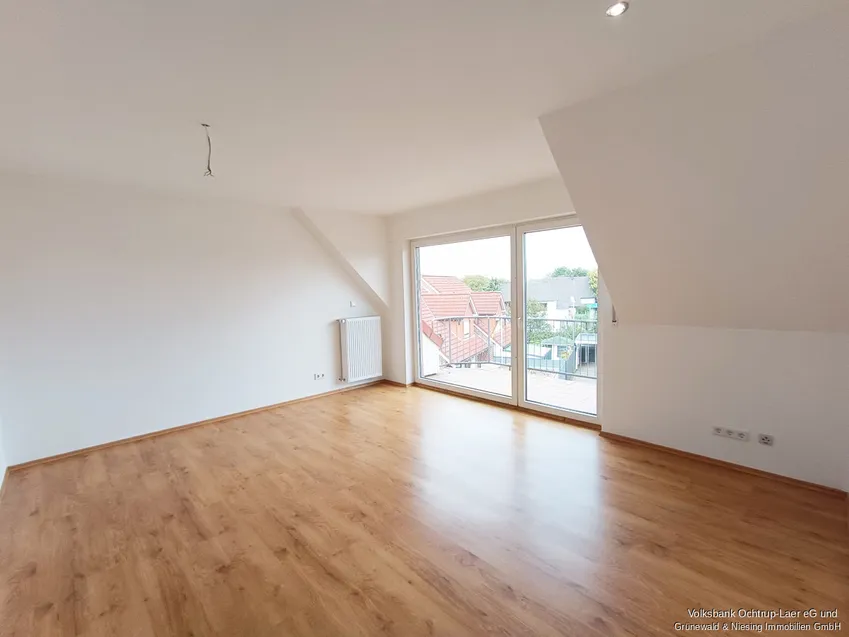 Wohn-und Esszimmer mit Balkon