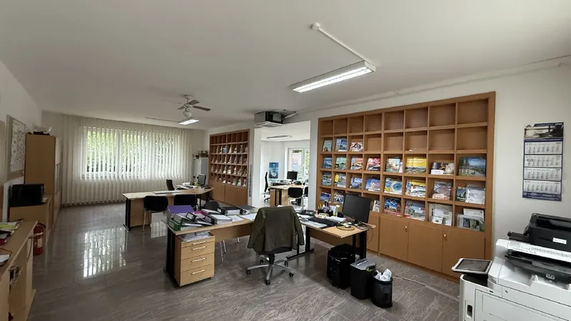 Büro-/Praxisfläche