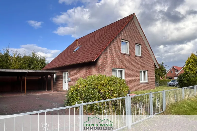 EINFAMILIENHAUS MIT DOPPELCARPORT IN RUHIGER LAGE