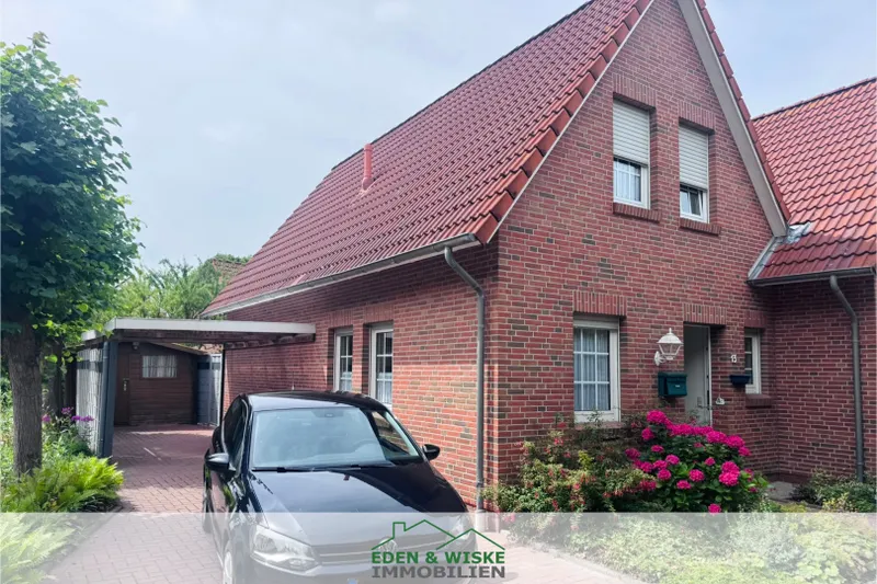 REIHENENDHAUS MIT CARPORT