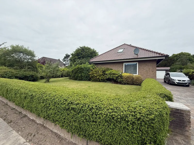 WINKELBUNGALOW IN GEPFLEGTER NACHBARSCHAFT