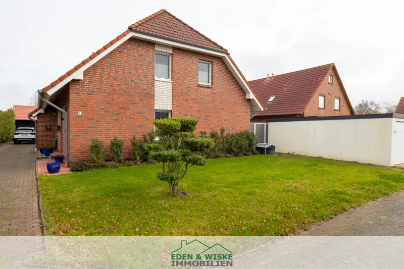 GEPFLEGTE DOPPELHAUSHÄLFTE IN RUHIGER LAGE