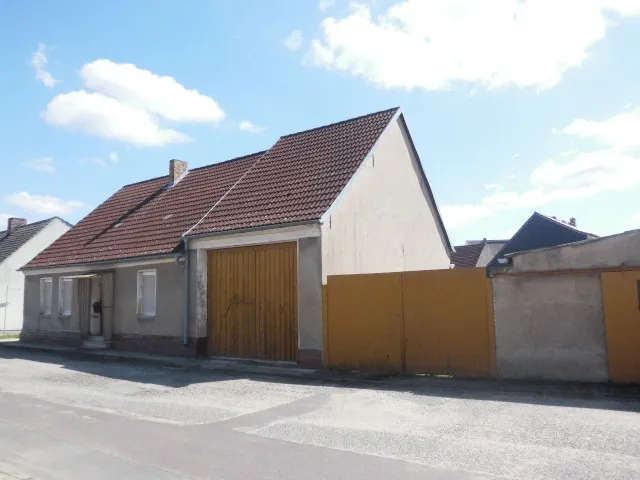 VERKAUFT – Teilmodernisiertes Wohnhaus mit Nebengelass
