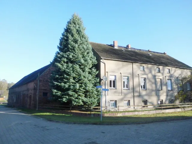VERKAUFT-. Bauernhaus mit Nebengelass, Garten und Wiese