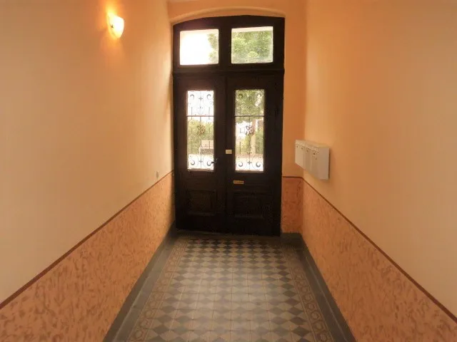 VERMIETET – Modernisierte 2 Zimmer-Altbau-Wohnung im Bad Belziger Stadtkern mit Burgblick