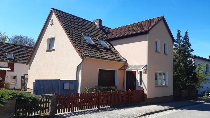 Sch&ouml;nes EFH mit Garten und Einliegerwohnung im Nebengelass