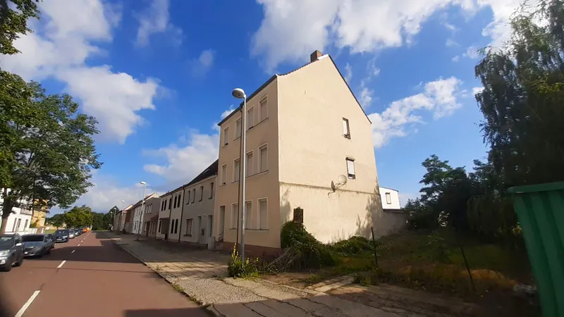 Beziehbares Haus mit Garten, Gartenhaus, Carport und Doppelgarage – auch f&uuml;r gr&ouml;&szlig;ere Familien