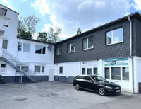 Rechter Flügel Gewerbegebäude