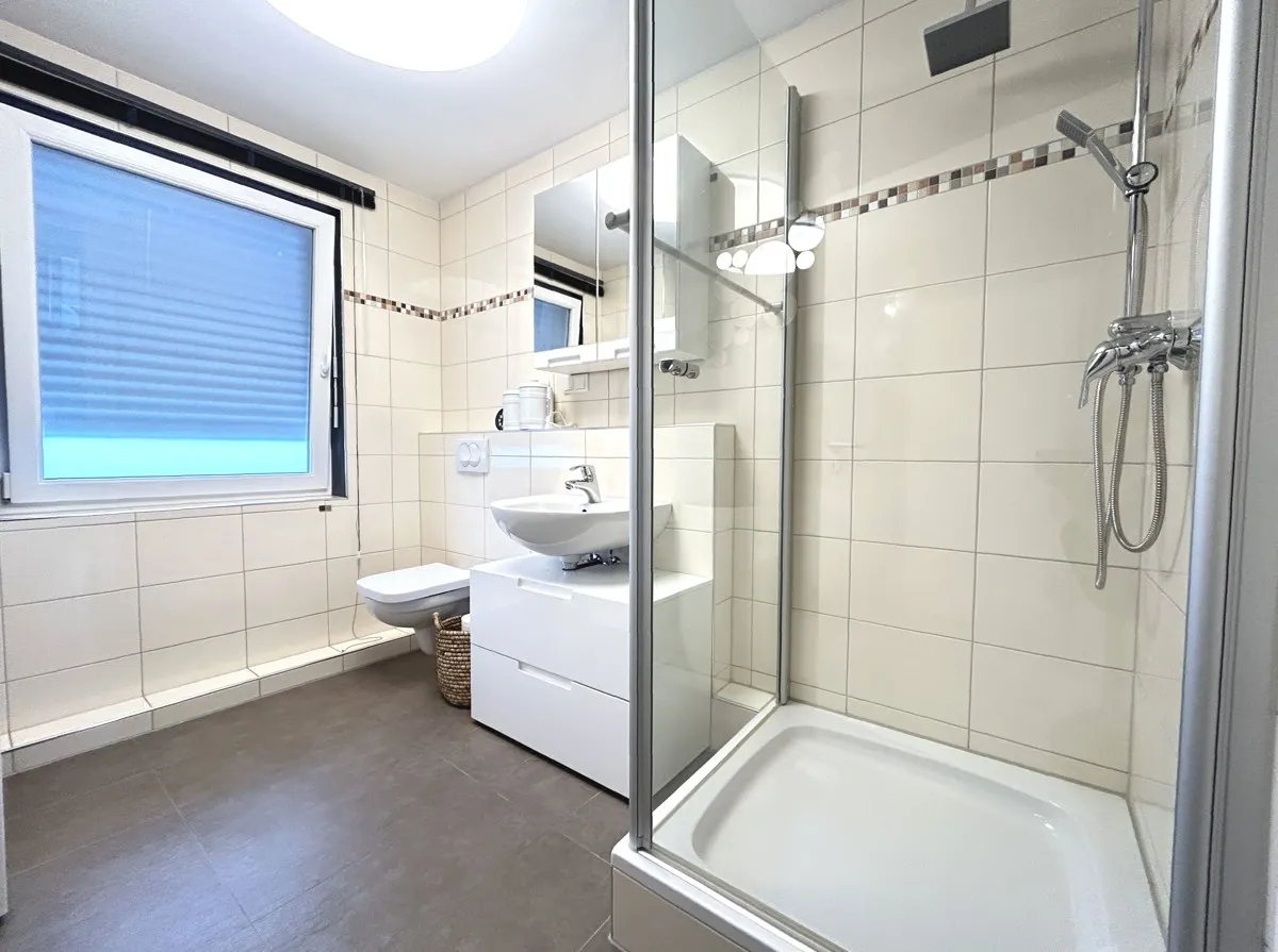 MODERN WOHNEN MIT AUFZUG !!! Großzügige 2-Zi.-Dachgeschosswohnung für Anspruchsvolle - Foto 4