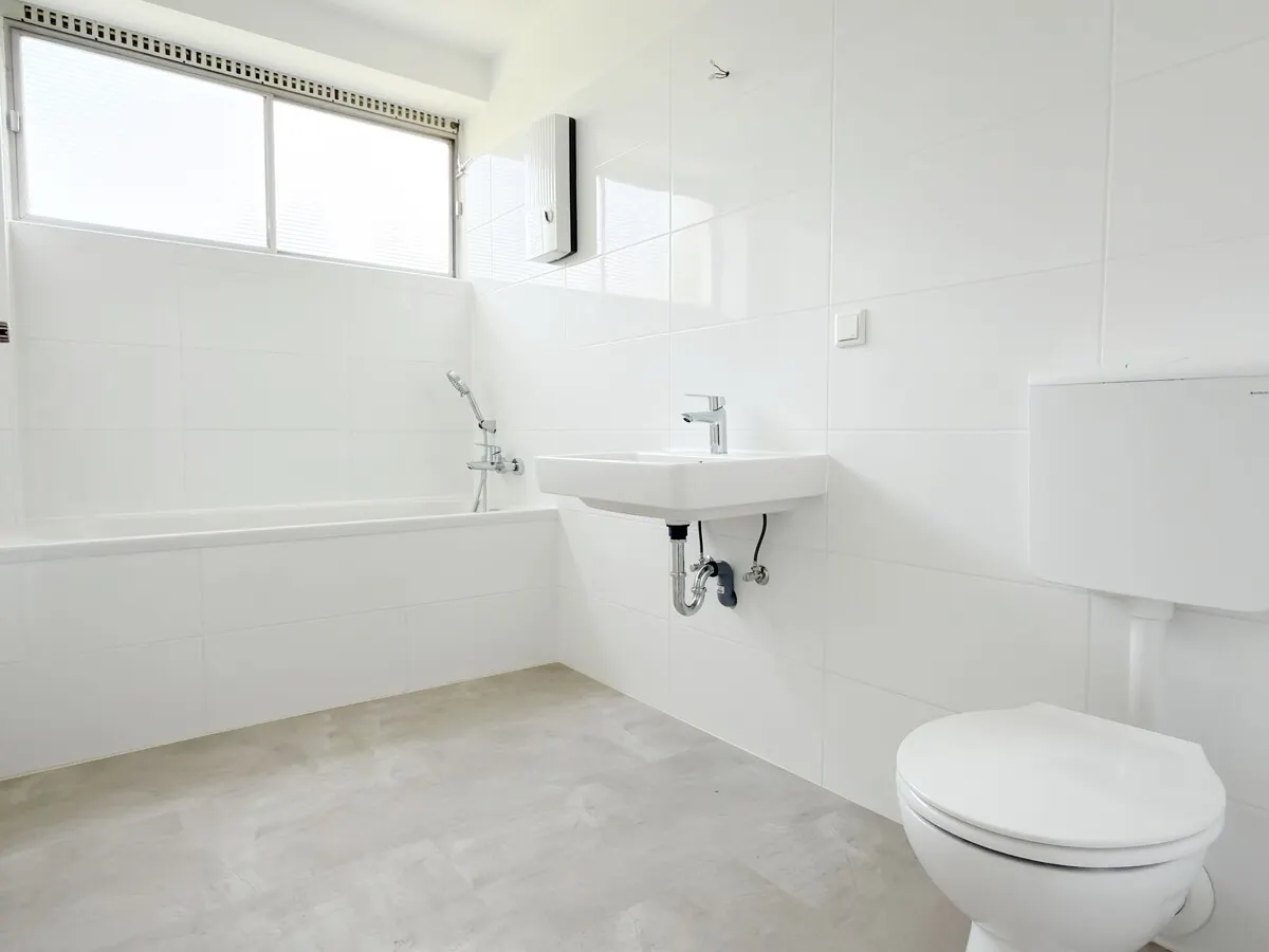 FRISCH SANIERT!!! 3-Zimmer-Wohnung mitten im Zentrum - Photo 4
