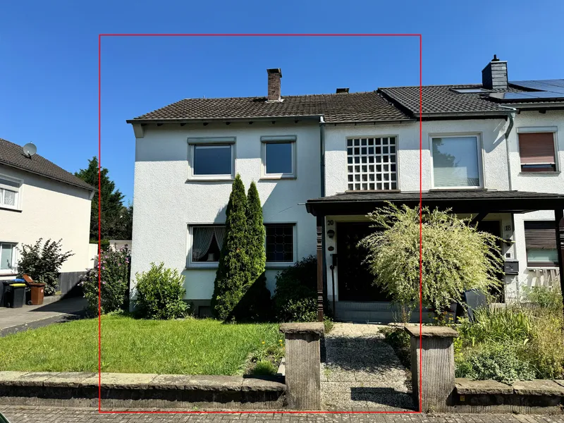 Bergisch Gladbach Hand, DHH in kinderfreundlicher Lage, 397 qm Grundstück. Frei !