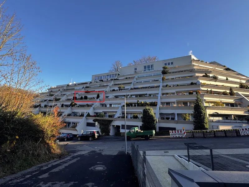 Bergisch Gladbach, freie 3-Zimmer-Wohnung im „Sonnenweg“ mit 34 qm Sonnen-Terrasse