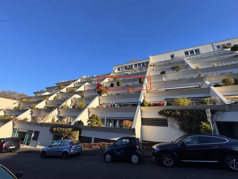 Bergisch Gladbach, freie 3-Zimmer-Wohnung im „Sonnenweg“ mit 34 qm Sonnen-Terrasse