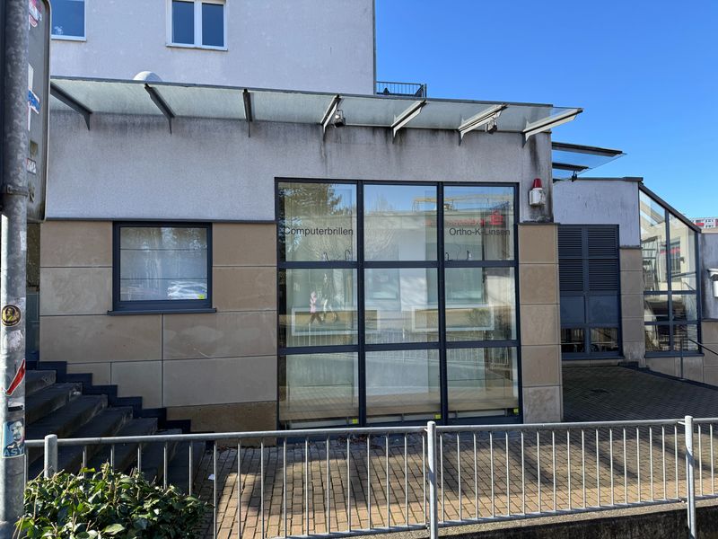 Refrath, Gefragte Ladenfl&auml;che mitten im Ortszentrum. Frei