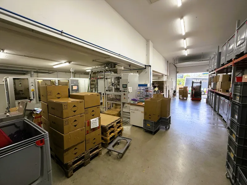 K&ouml;ln-Grenze Merheim, 165 qm Produktions,- und Lagerfl&auml;che zzgl. 30 qm B&uuml;roeinheit ab 01.27.